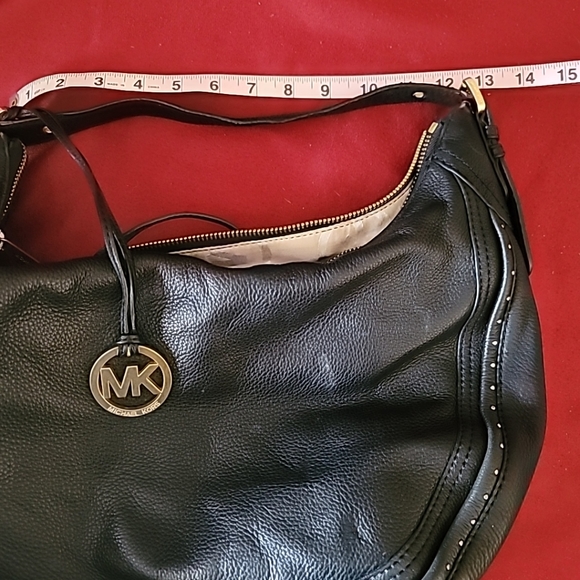 Michael Kors  Leather Black Shoulder PursePre-owned  signs of wear - Picture 3 of 8